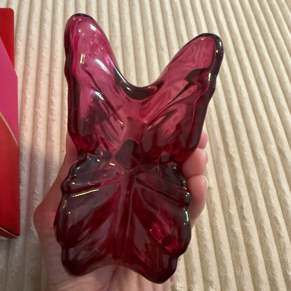 Carolina Herrera La Bomba Eau de Parfum - Red and Pink - Picture 5 of 6